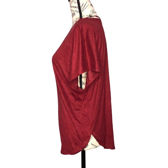 Alice Blue SMALL Short Sleeve Round High-Low Hem Faux Suede Top - Stitch Fix - Picture 3 of 7